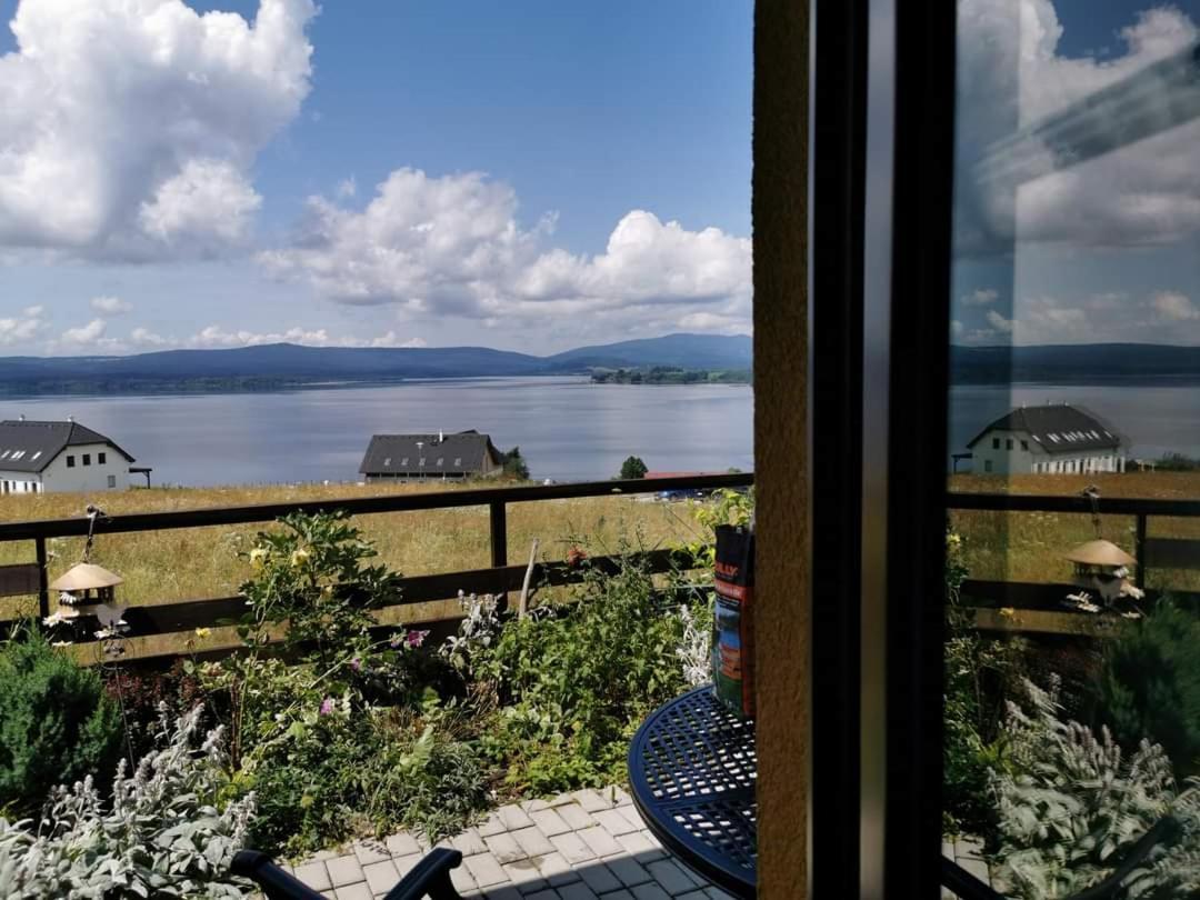 Apartman S Terasou A Vyhledem Na Jezero Lipno Kovarov Exterior photo
