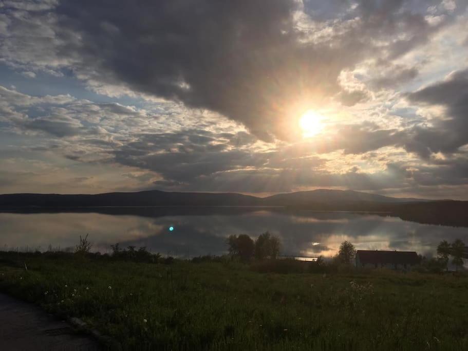 Apartman S Terasou A Vyhledem Na Jezero Lipno Kovarov Exterior photo