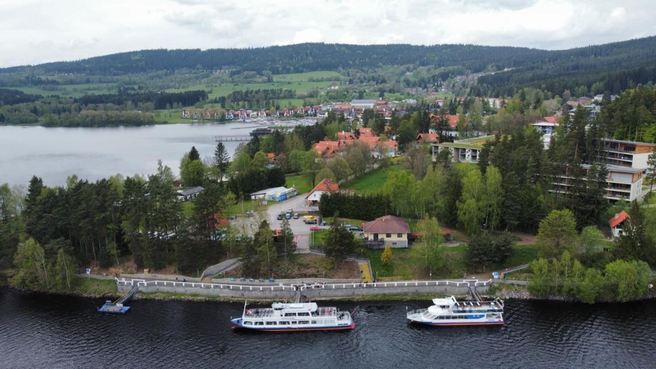 Apartman S Terasou A Vyhledem Na Jezero Lipno Kovarov Exterior photo