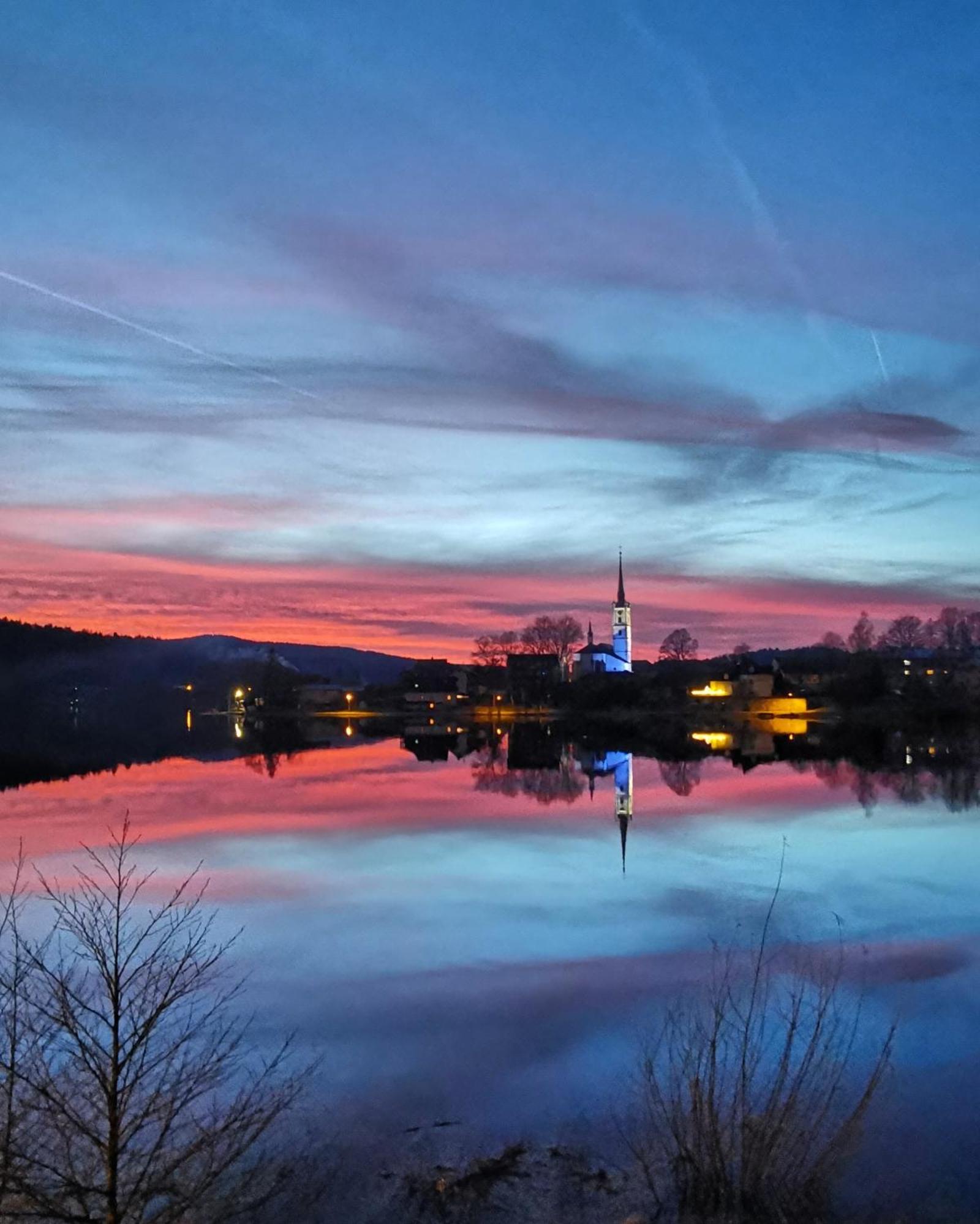Apartman S Terasou A Vyhledem Na Jezero Lipno Kovarov Exterior photo